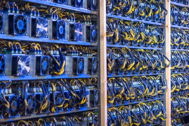 Dev Bitcoin Madencisi 2022’de Hash Rate’i 3’e Katladı: Ne Kadar BTC Üretti?