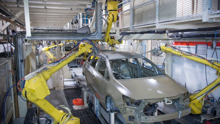 Mercedes Benz İle 33 Milyon Euro'luk Dev Sözleşmeye İmzayı Attı!