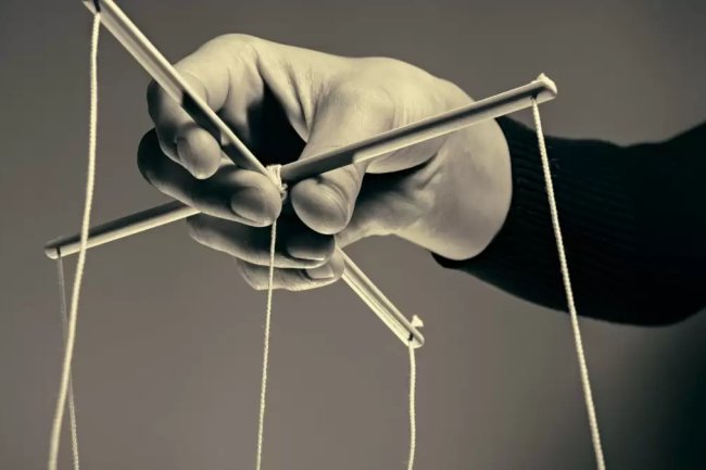 UYARI: Binance’deki Bu Altcoin’in Ekibi, Kendi Projesinde Satış Yapıyor!