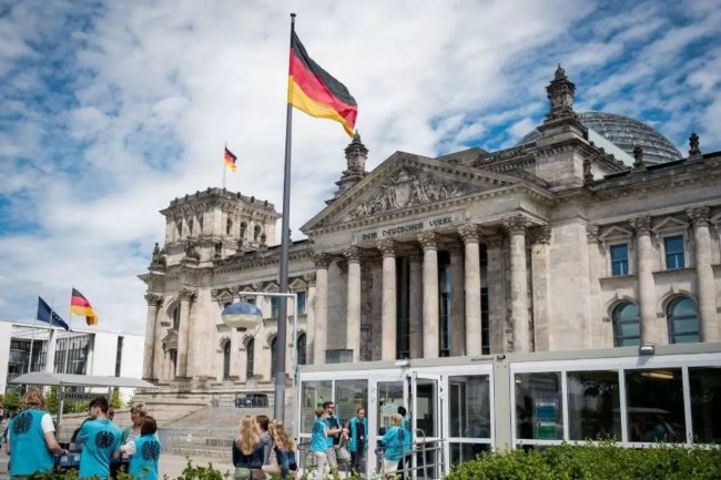 Alman Hükümet Yetkilisi, Bitcoin ve Altcoin’lere Saldırdı! Bunlar Kumardır…